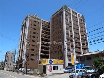 セレッソコート江坂の外観（南西側から）