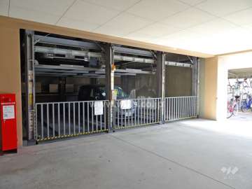 敷地内駐車場（屋内機械式）