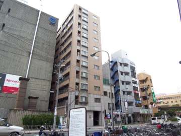ブルグリンコート吹田駅前の外観(東から）