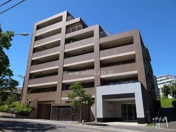 ディーグランセ北千里青山台の外観（南東側から）