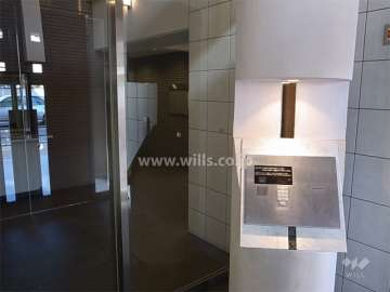 エントランスはオートロック付きです。