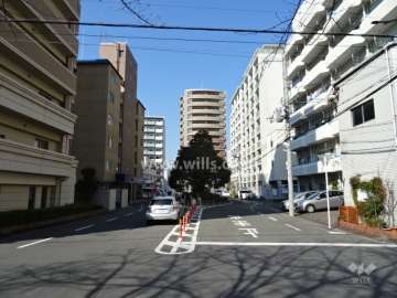 敷地北側の前面道路