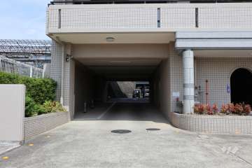 駐車場の出入り口