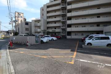 敷地内駐車場（屋外平面式）