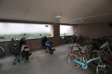 駐輪場、バイク置場