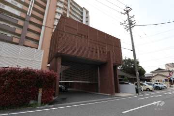 駐車場の出入り口（リングシャッター付き）・敷地内駐車場（屋外平面式）
