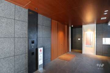 エントランスはオートロック付きです。