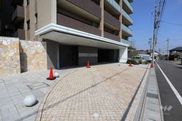 エントランス前の車寄せ