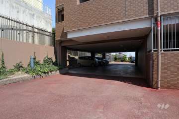 敷地内駐車場（屋内平面式、屋外平面式）