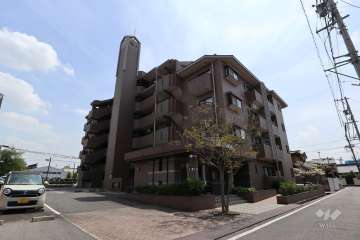 ノーブル桃山の外観（北西側から）