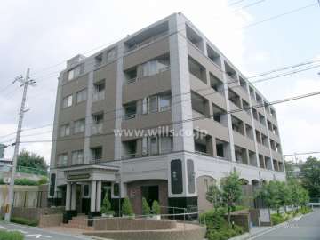 セレッソコート千里山ツインヒルズ弐番館の外観（南西側から）