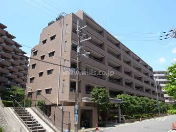 リビオ北千里古江台プレステージフォートの外観（南西側から）