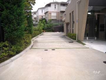 駐車場への通路