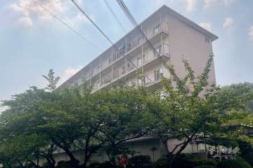 中山五月台住宅19号棟の外観（南東側から）