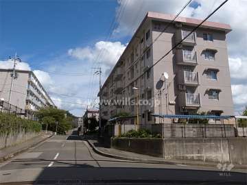 中山五月台住宅22号棟の外観（西側から）