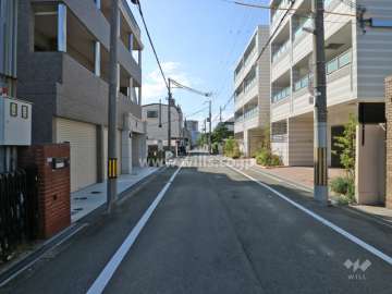 敷地北側の前面道路(東側から)