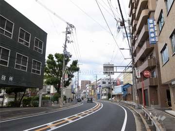 敷地の南西側は国道176号線に面しています。