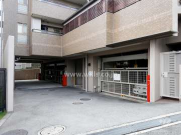 敷地内駐車場（屋内機械式）