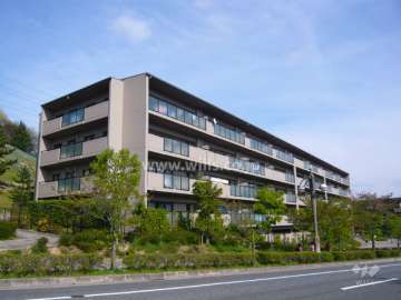 西宮名塩ウィンディヒルズ1番館の外観（北西側から）