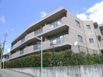 ルモン豊中曽根西町の外観（南側から）