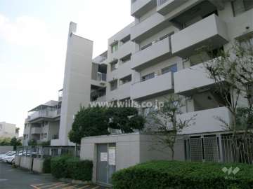 北西側から見たB棟の外観