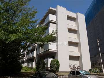 府公社千里津雲台団地A-20棟の外観（南東側から）