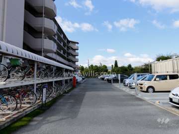 敷地内駐車場（屋外機械式と屋外平面式）
