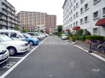 敷地内平面駐車場