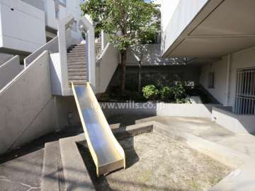 敷地内の小さな公園