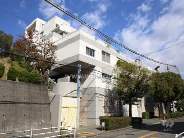 千里山ロイヤルマンション４番街G棟の外観（南側から）
