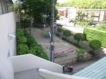 敷地の西側にある公園