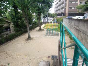 棟内の公園