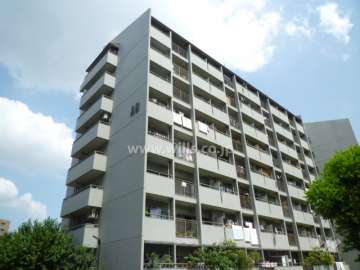 公社山田西第二次団地A-8棟の外観（北西側から）