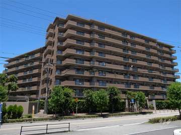 宝塚ロジュマンの外観（南西側から）