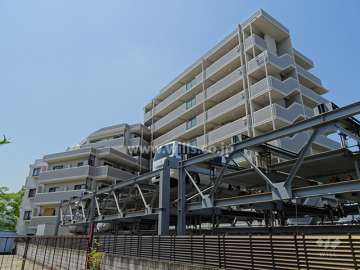 エンゼルハイム吹田東の外観（北西側から）