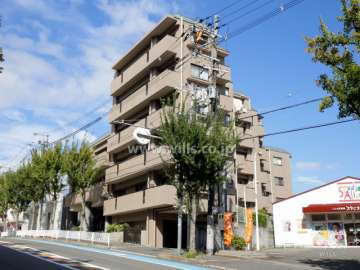 セレブコート豊中緑丘の外観（南西側から）