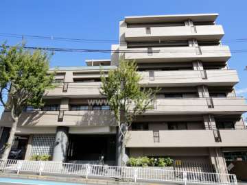 セレブコート豊中緑丘の外観（西側から）