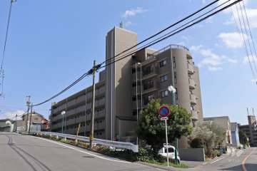 瀬戸西松山パークホームズの外観（北西側から）
