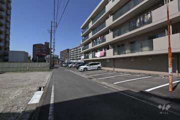 敷地内駐車場（屋外平面式）