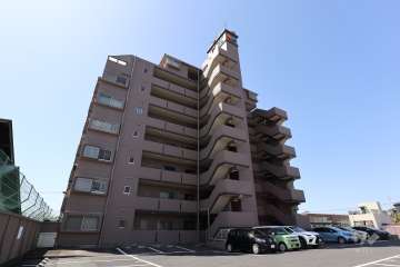 レインボー原山の外観（北東側から）