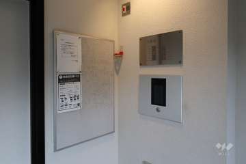 オートロックの操作盤、案内板