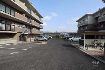 敷地内駐車場（屋外平面式）