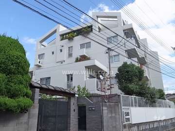 蛍池ロイヤルマンションの外観（南西側から）