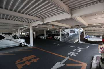 敷地内駐車場（屋内平面式）