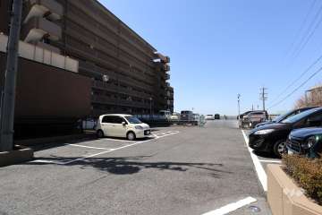 敷地内駐車場（屋外平面式、自走式立体）