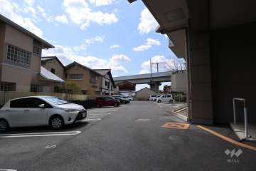 敷地内駐車場（屋外平面式）