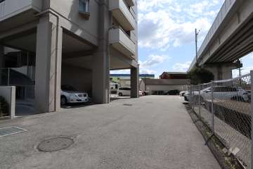 敷地内駐車場（屋内平面式、屋外平面式）