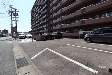 敷地内駐車場（屋外平面式）