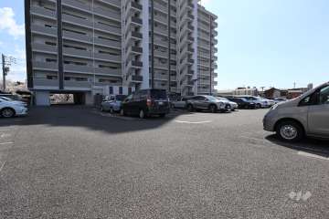敷地内駐車場（屋外平面式）
