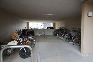 駐輪場、バイク置場